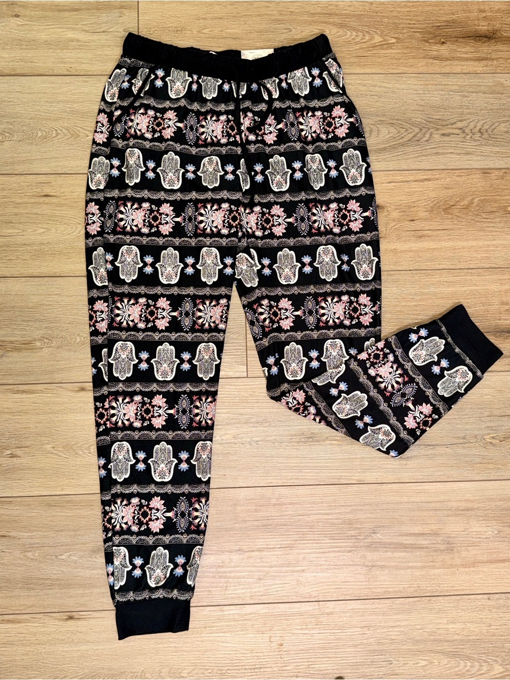 Mudd Boho Hamsa Print Jogger Pants NWT Medium Sueded Jersey Black Pink